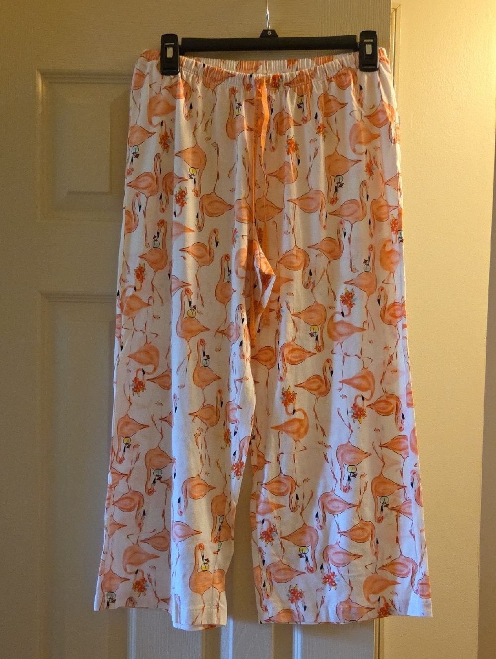 HUE White PJ Pants with Coral Flamingo Motif